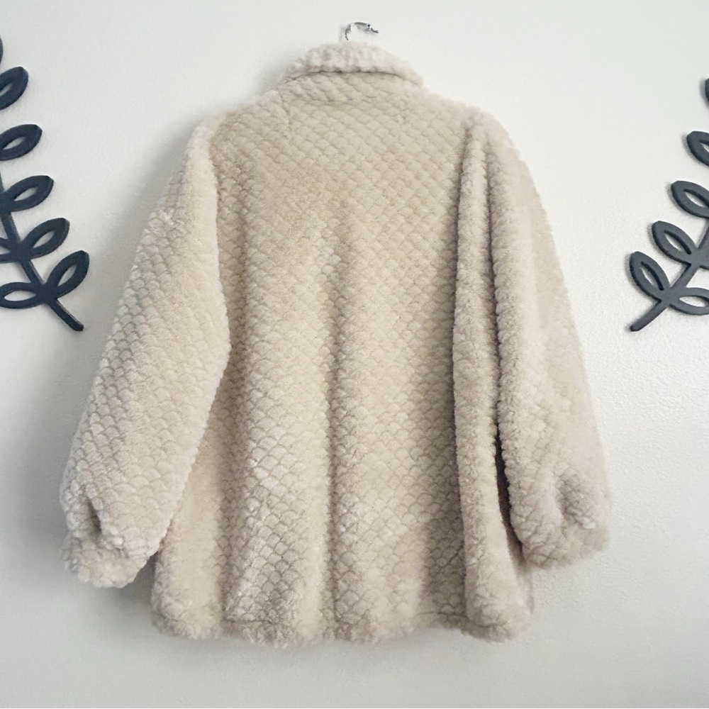 Vintage Neiman Marcus Ivory Textured Faux Fur Coat | Size L - Picture 3 of 5